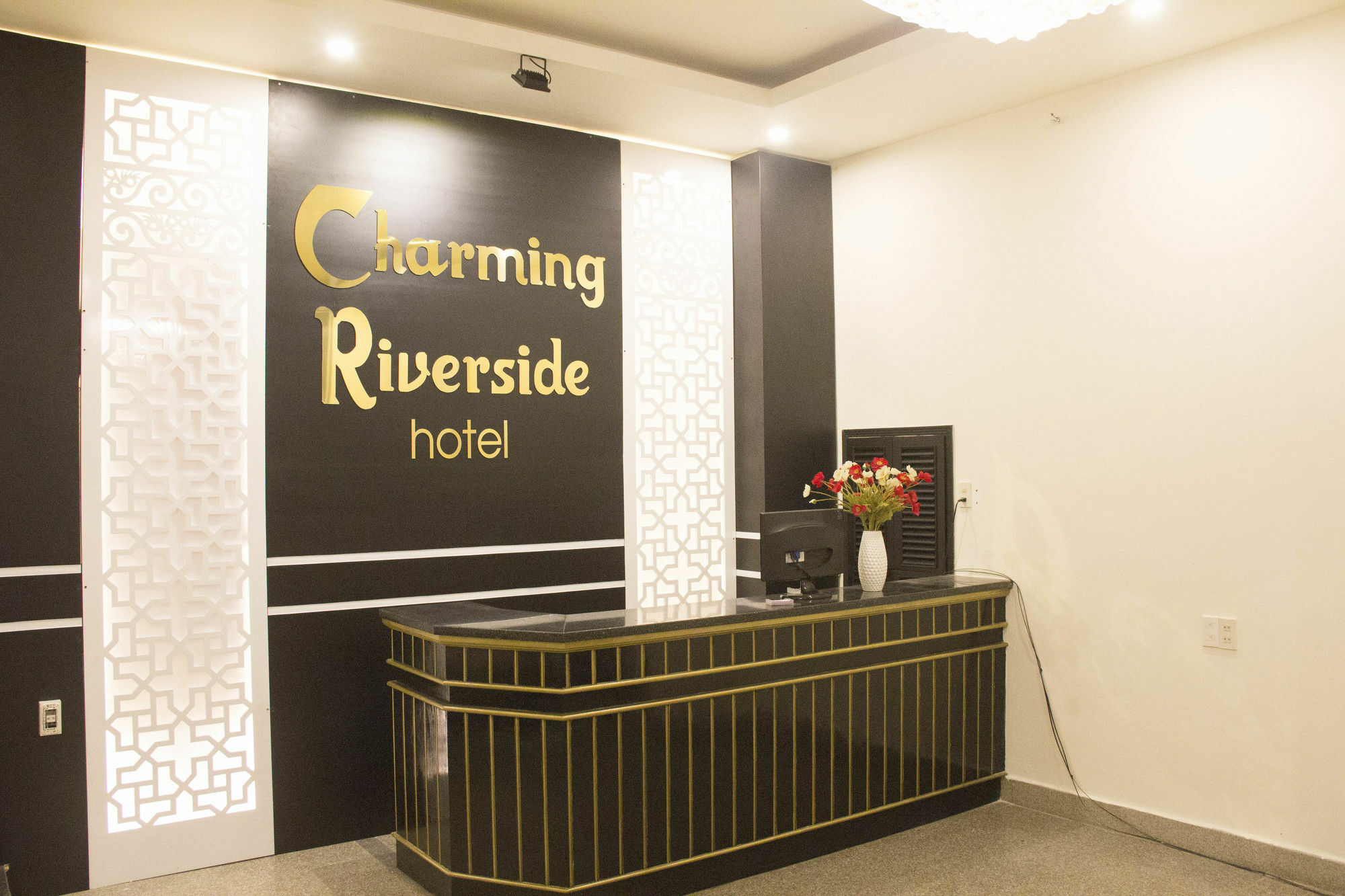 Charming Riverside Hotel Hue Zewnętrze zdjęcie